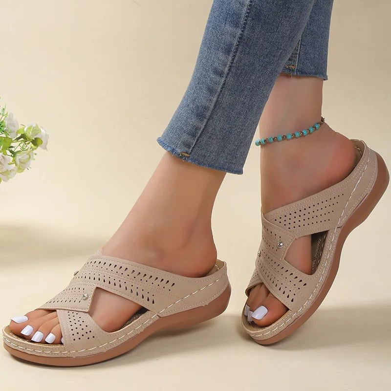 Rémi | Women's Perforated Cross-Strap Comfort Sandal